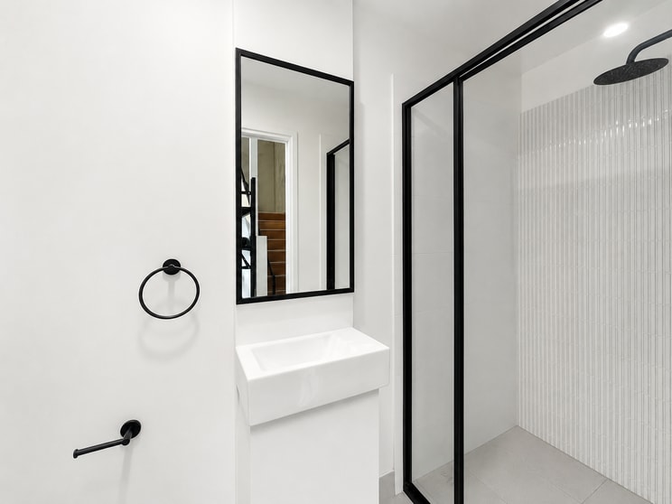 Click to view all images 4/6 Wollongbar Street Byron Bay NSW 2481 - Image 3