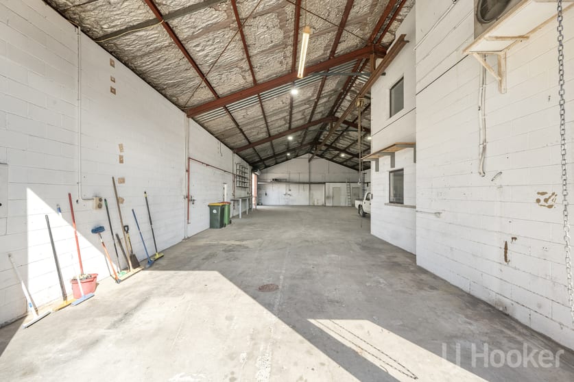 Click to view all images 31 Carrington Street Queanbeyan East NSW 2620 - Image 3