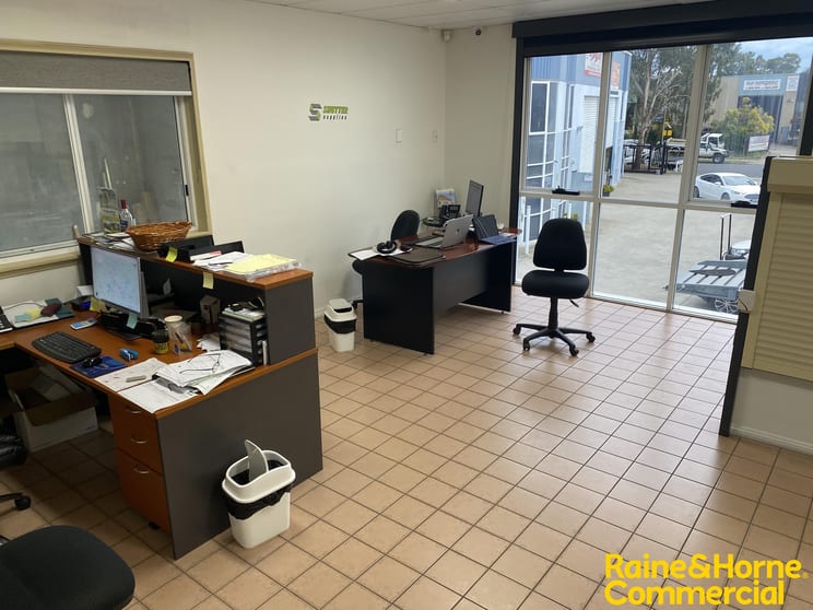 Unit 4/17 Stennett Road Ingleburn NSW 2565 - Image 3
