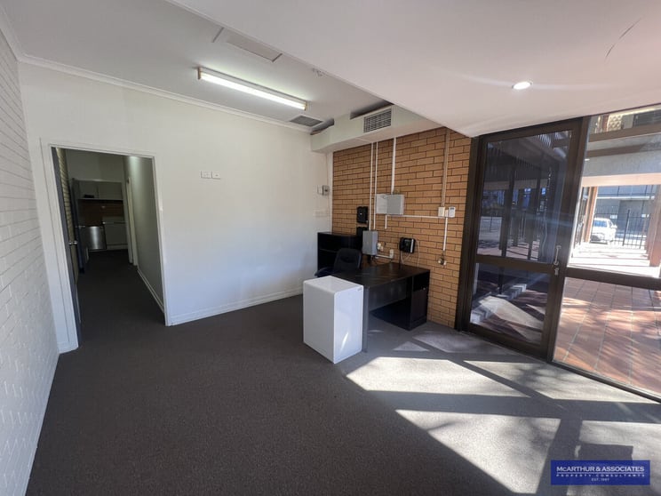 Click to view all images Rockhampton City QLD 4700 - Image 3