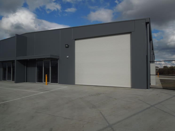 Click to view all images Shed 1/17 Villiers Drive Wendouree VIC 3355 - Image 2