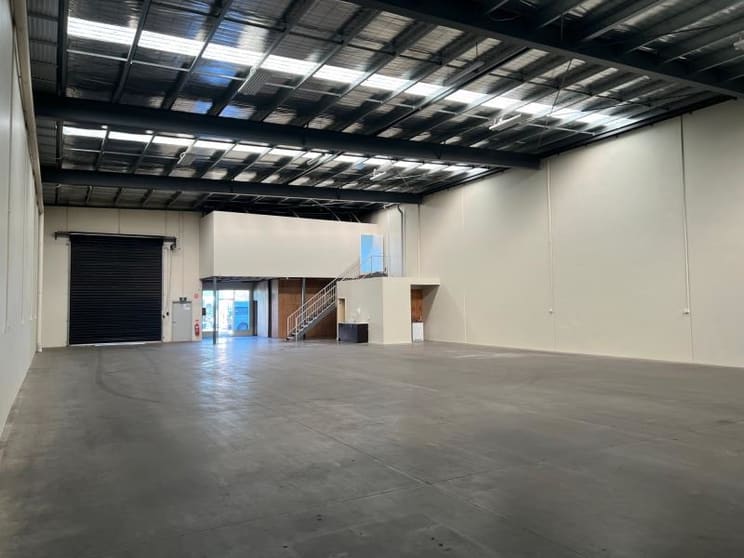 Click to view all images 24 North View Drive Sunshine West VIC 3020 - Image 3