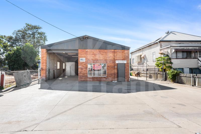 Click to view all images Unit 1/241 George Street Rockhampton City QLD 4700 - Image 1