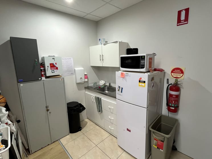 Click to view all images Shop 3/998-1006 Old Princes Highway Engadine NSW 2233 - Image 3