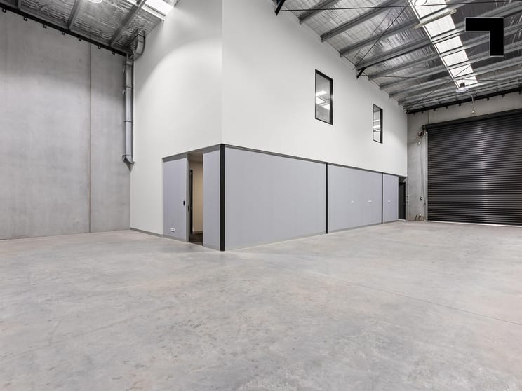 Click to view all images 4/39-43 Duerdin Street Notting Hill VIC 3168 - Image 2