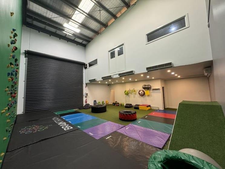Click to view all images Unit 3 - 345 Plummer Street Port Melbourne VIC 3207 - Image 2
