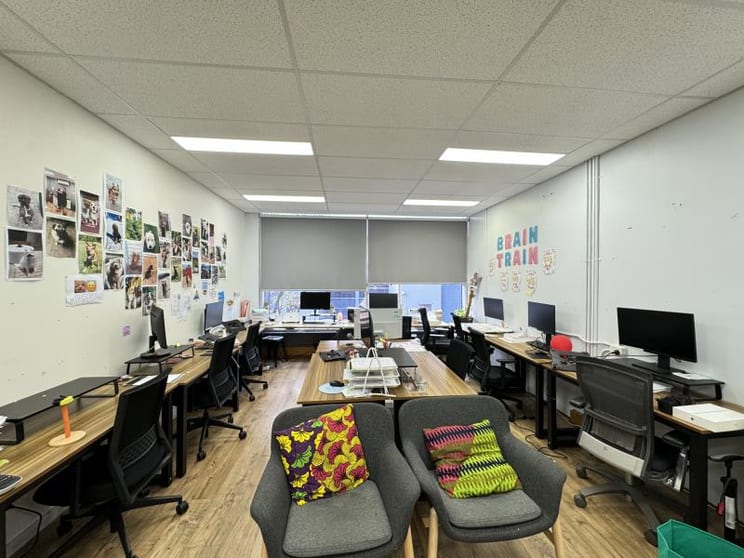 Click to view all images Unit 3 - 345 Plummer Street Port Melbourne VIC 3207 - Image 3