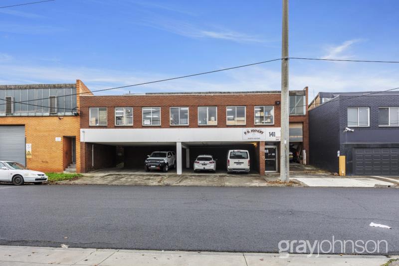 Click to view all images 141 Christmas Street Fairfield VIC 3078 - Image 1