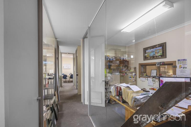 Click to view all images 141 Christmas Street Fairfield VIC 3078 - Image 3