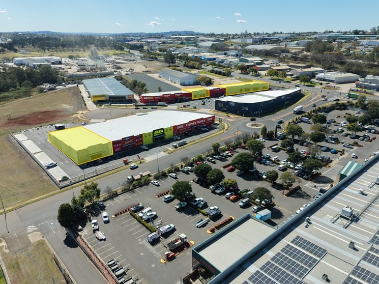 Click to view all images 5-11 Hyde Court Harristown QLD 4350 - Image 1