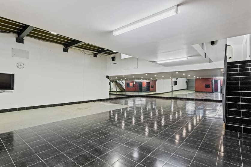 Click to view all images 2/90 Central Avenue Derwent Park TAS 7009 - Image 3