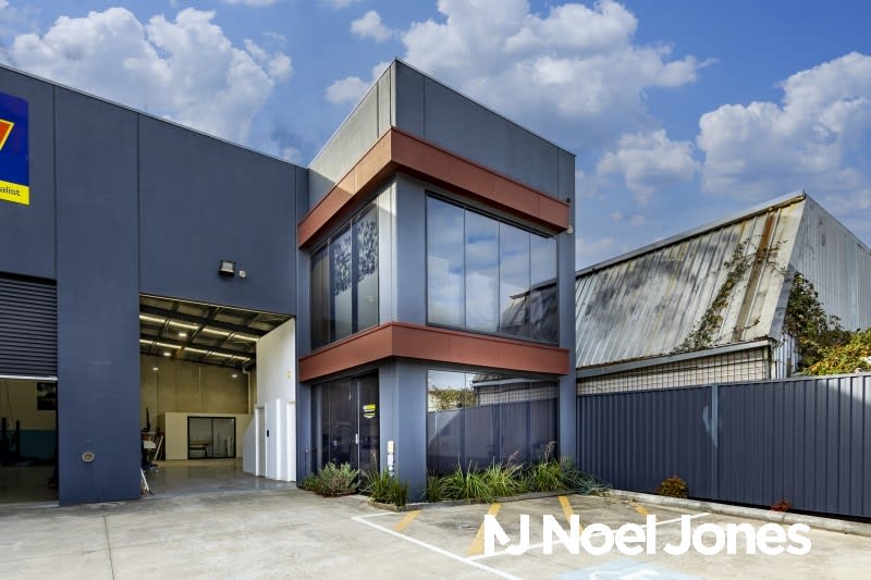 Click to view all images 2a The Nook Bayswater North VIC 3153 - Image 2