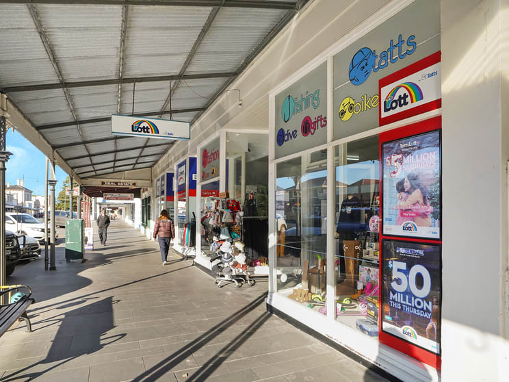 Click to view all images 64 Sackville Street Port Fairy VIC 3284 - Image 2