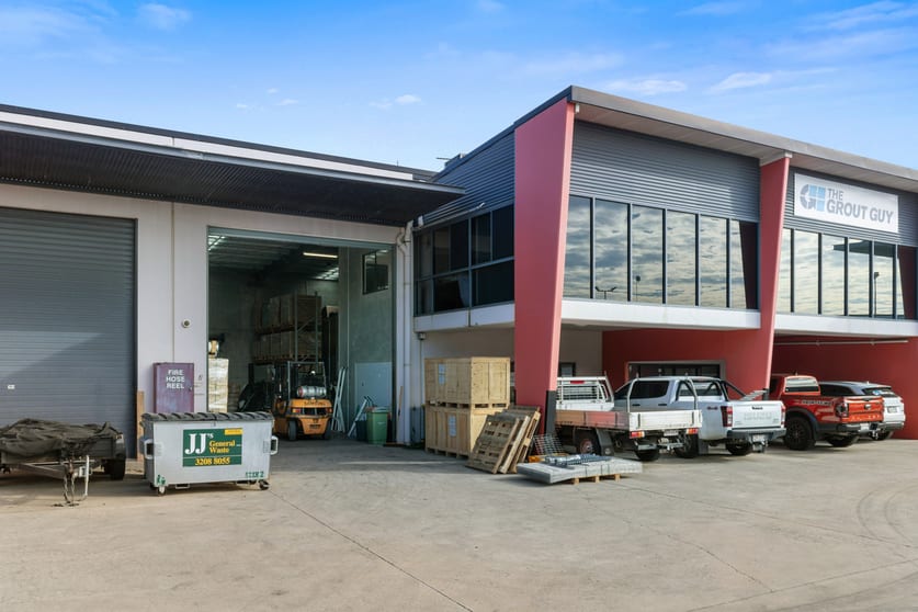 Click to view all images 15/18 Hinkler Court Brendale QLD 4500 - Image 2