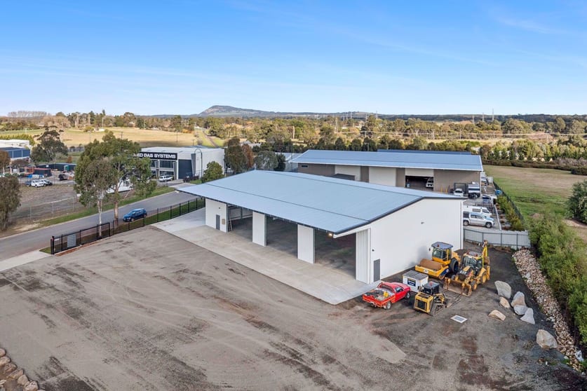 Click to view all images 4 Zenith Drive Warrenheip VIC 3352 - Image 2