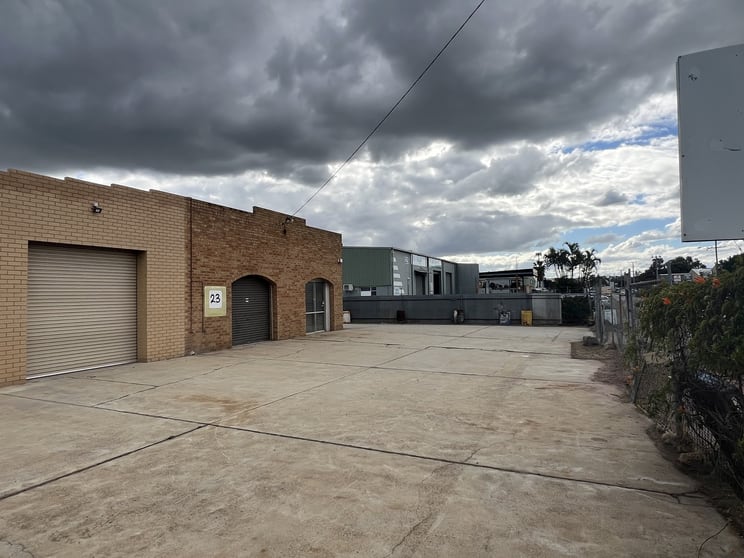 Click to view all images 23 Stanhope Gardens Midvale WA 6056 - Image 3