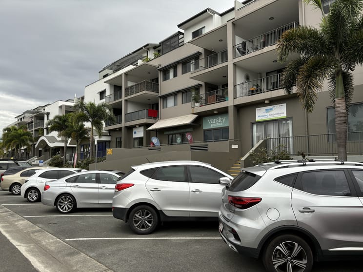 Click to view all images 19/2 Acacia Court Robina QLD 4226 - Image 2