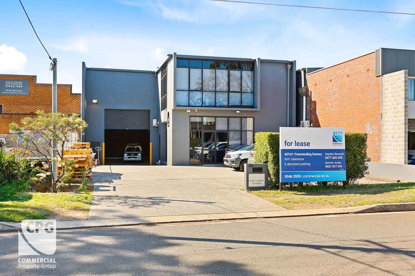 Click to view all images 34 Woodfield Boulevard Caringbah NSW 2229 - Image 1