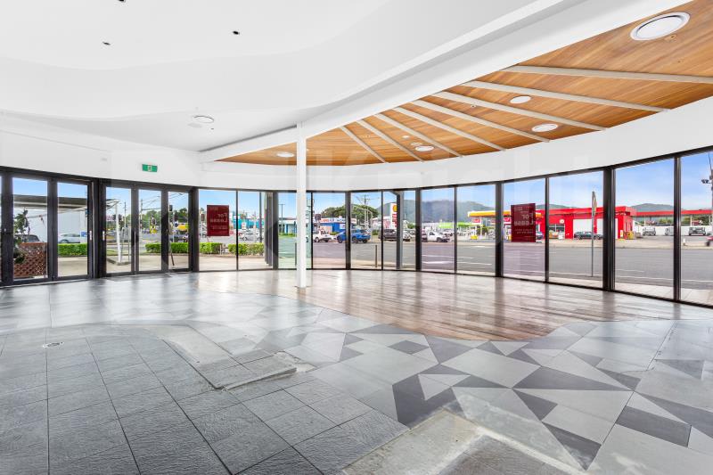 Click to view all images Unit 1B/235 Musgrave Street Berserker QLD 4701 - Image 2