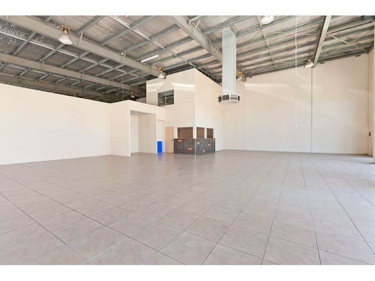 Click to view all images 2/172 Redland Bay Road Capalaba QLD 4157 - Image 3