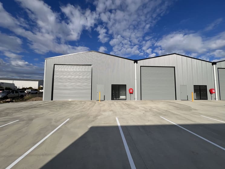 Click to view all images Units 1 & 2/10 Shearer Drive Seaford SA 5169 - Image 2
