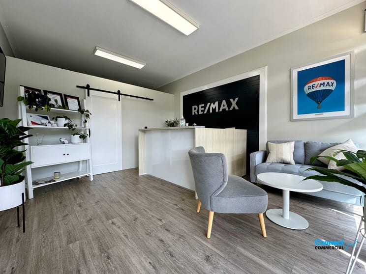 Click to view all images 1A/115 Currumburra Road Ashmore QLD 4214 - Image 2