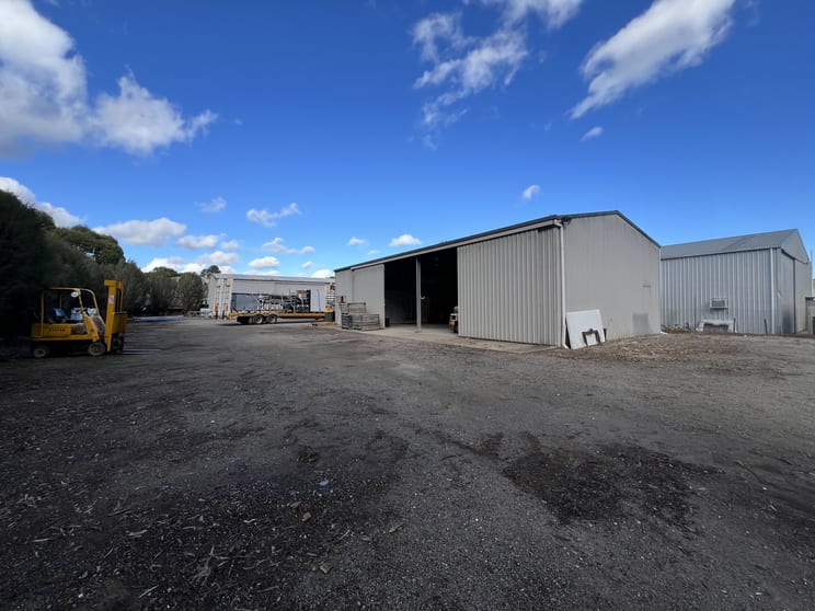 Click to view all images Units 1 & 2/8 Waye Court Willunga SA 5172 - Image 2