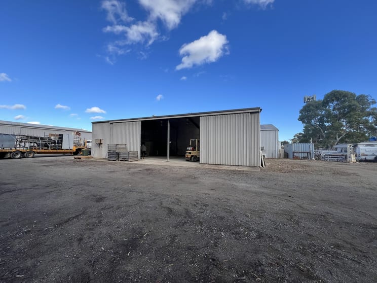 Click to view all images Units 1 & 2/8 Waye Court Willunga SA 5172 - Image 3
