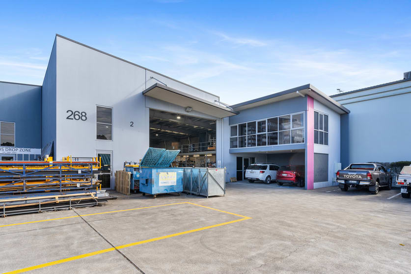 Click to view all images 2/268 Leitchs Road Brendale QLD 4500 - Image 1