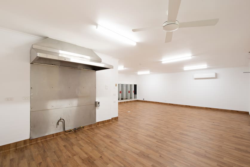 Click to view all images 283 Humffray Street North Ballarat East VIC 3350 - Image 3