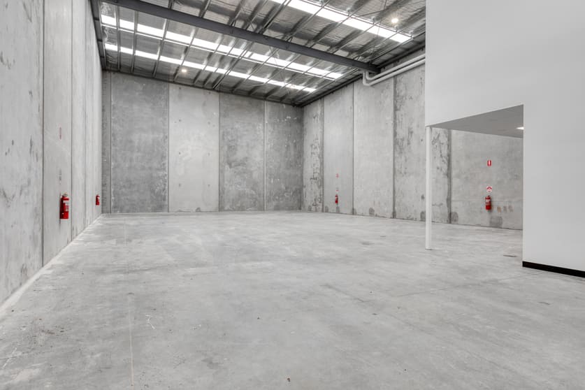 Click to view all images 44 Robbins Circuit Williamstown North VIC 3016 - Image 3