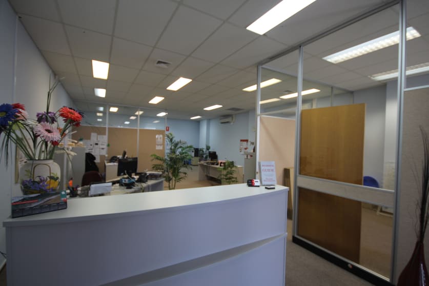 Click to view all images 1/128 Yarra Street Geelong VIC 3220 - Image 2