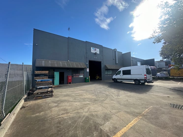 Click to view all images 33 Scammel Street Campbellfield VIC 3061 - Image 2