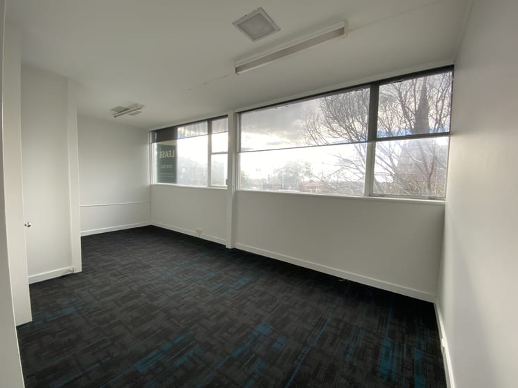Click to view all images 1/251 Latrobe Terrace Geelong VIC 3220 - Image 3