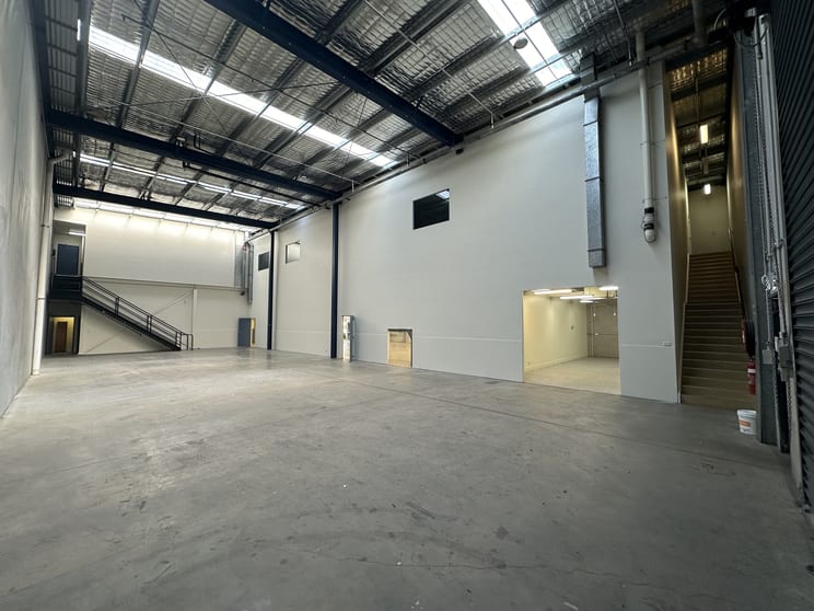 Click to view all images 89 Cook Street Port Melbourne VIC 3207 - Image 2