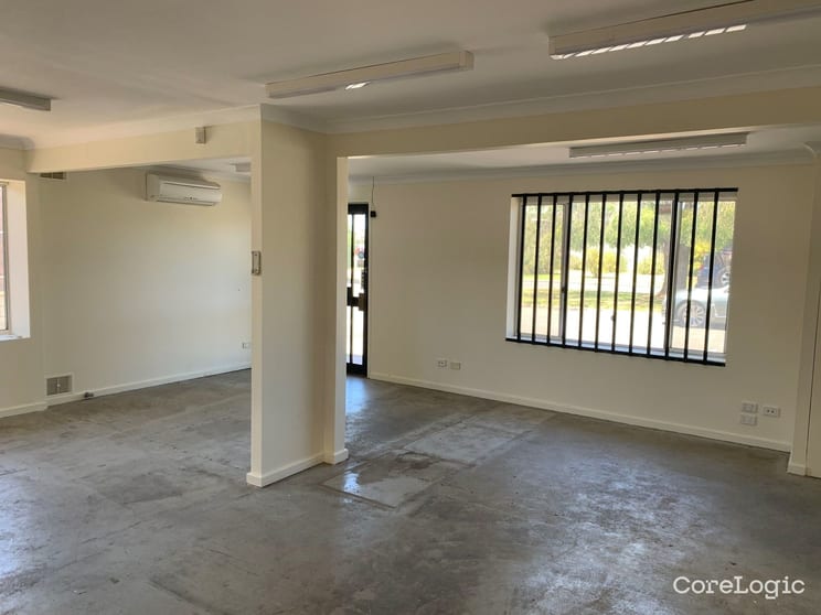 Click to view all images 19 Trumper Drive Busselton WA 6280 - Image 2