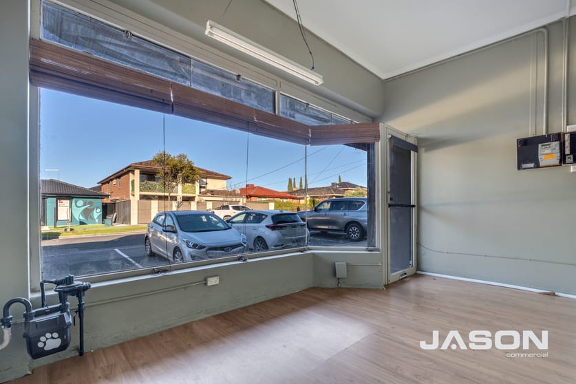 Click to view all images 72 North Street Hadfield VIC 3046 - Image 3