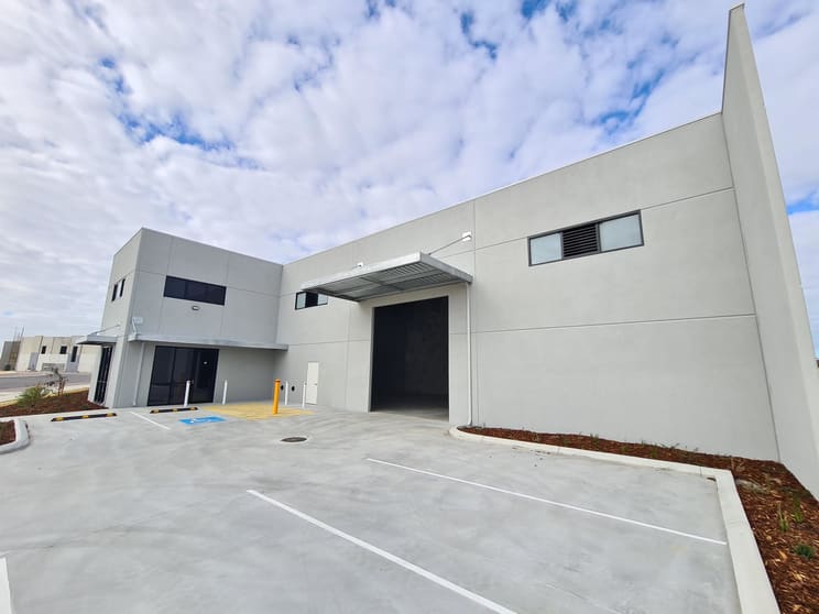11/43 Pinnacle Drive Neerabup WA 6031 - Image 2