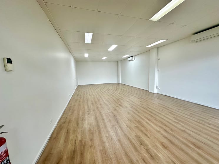 Click to view all images 74 Currumbin Creek Road Currumbin Waters QLD 4223 - Image 2