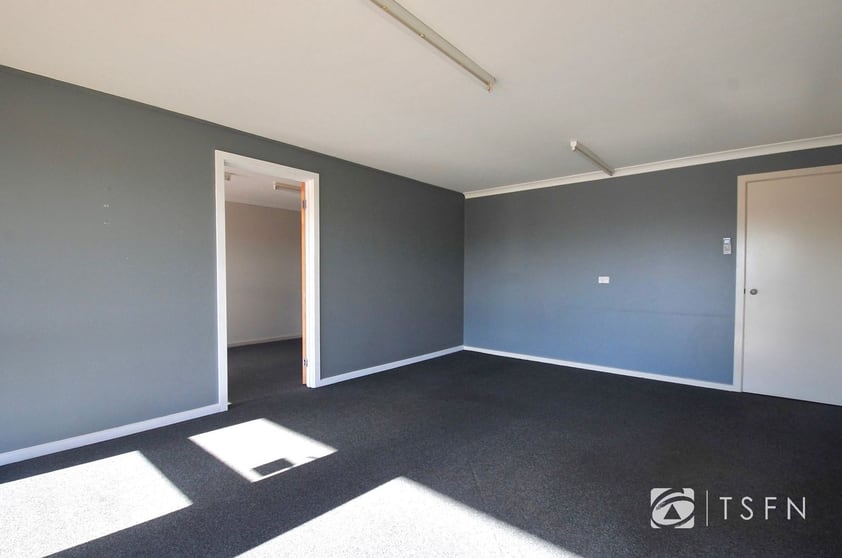 215 Breen Street Golden Square VIC 3555 - Image 2