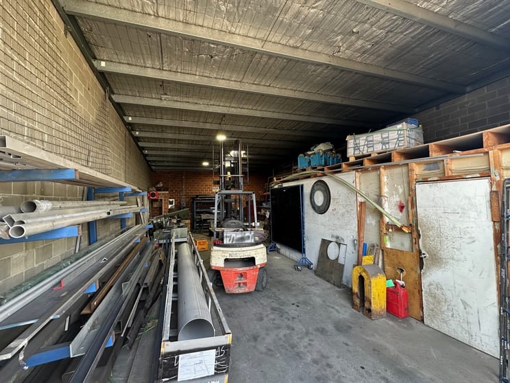 Click to view all images 2/147 Industrial Road Oak Flats NSW 2529 - Image 3