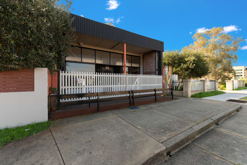 Click to view all images 86 Parkin Street Rockingham WA 6168 - Image 1