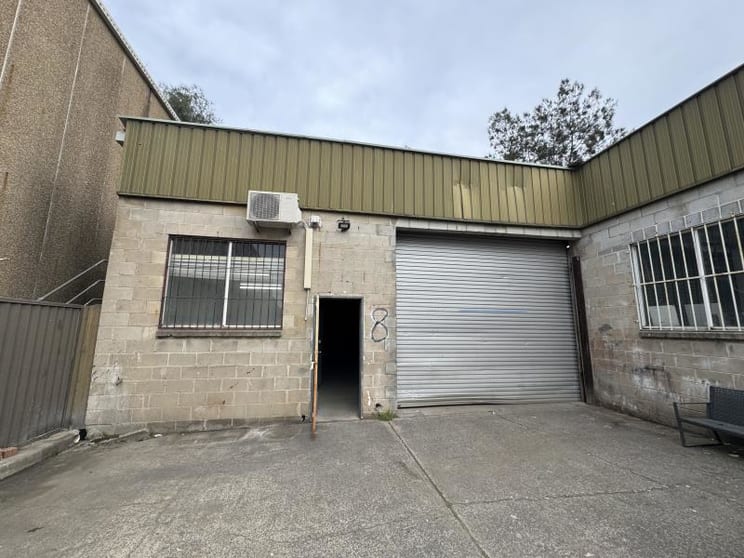 Click to view all images Unit 8/100 Long Street Smithfield NSW 2164 - Image 1