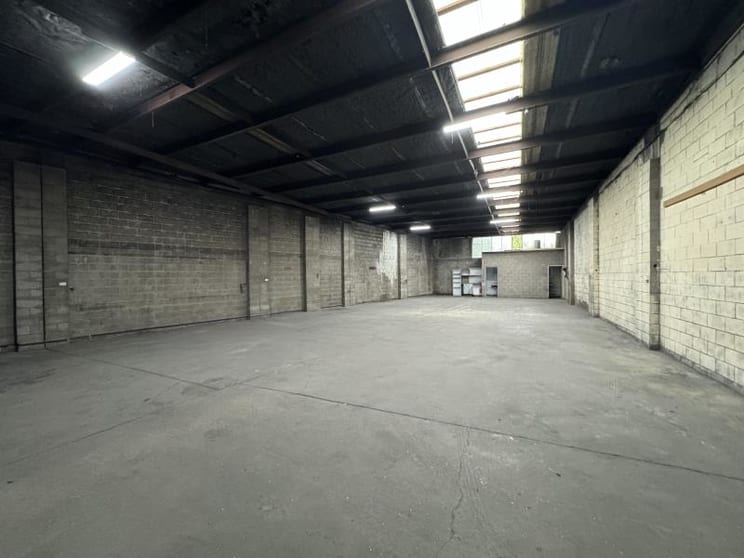 Click to view all images Unit 8/100 Long Street Smithfield NSW 2164 - Image 2