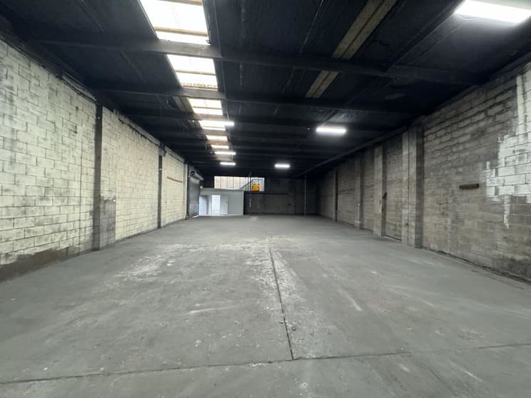 Click to view all images Unit 8/100 Long Street Smithfield NSW 2164 - Image 3