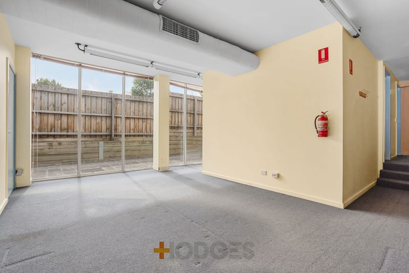 Click to view all images 526 Hampton Street Hampton VIC 3188 - Image 2