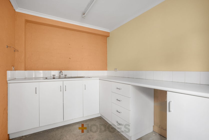Click to view all images 526 Hampton Street Hampton VIC 3188 - Image 3