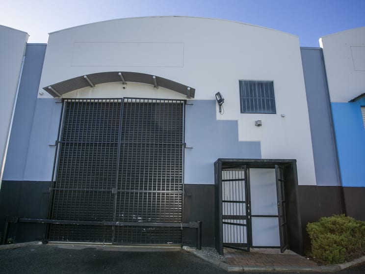 Click to view all images 2/2 Smeaton Way Rockingham WA 6168 - Image 3