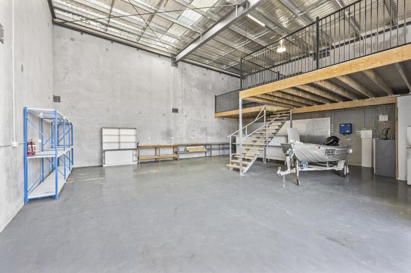 Click to view all images Unit 4/38-40 Claude Boyd Parade Corbould Park QLD 4551 - Image 3