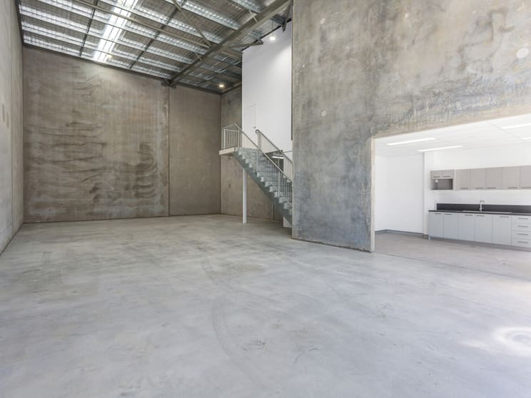 Click to view all images 4/40-42 Pavesi Street Smithfield NSW 2164 - Image 2